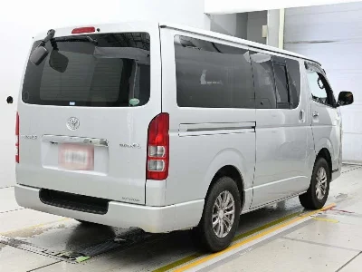 TOYOTA REGIUS VAN