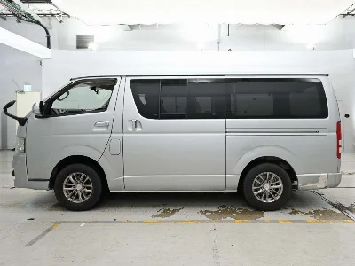 TOYOTA REGIUS VAN