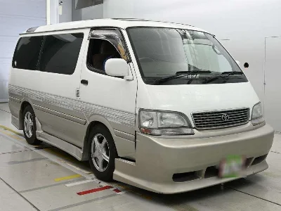 TOYOTA HIACE
