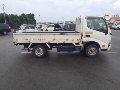 TOYOTA DYNA