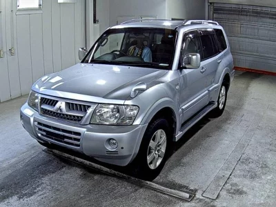 MITSUBISHI PAJERO