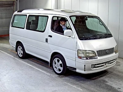 TOYOTA HIACE