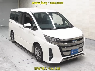TOYOTA NOAH