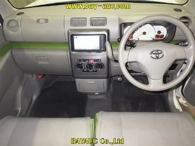 TOYOTA PIXIS SPACE