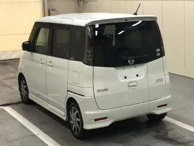 NISSAN ROOX