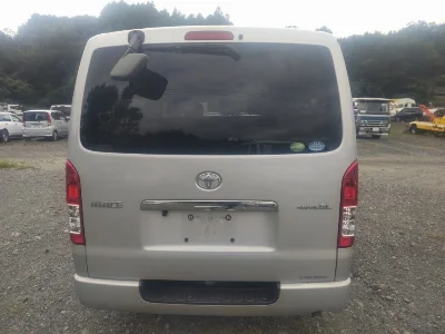 TOYOTA HIACE VAN