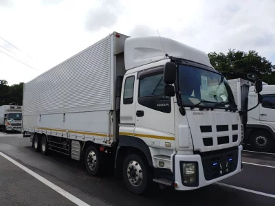 ISUZU GIGA