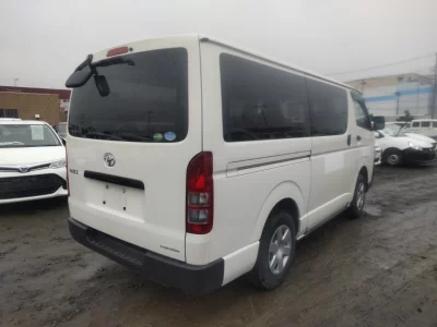 TOYOTA HIACE VAN