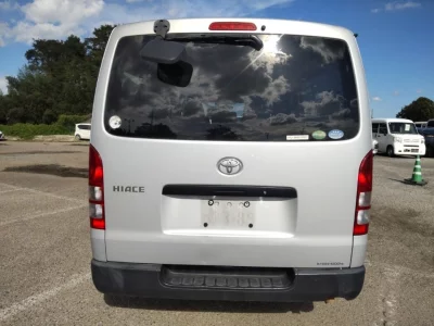 TOYOTA HIACE VAN