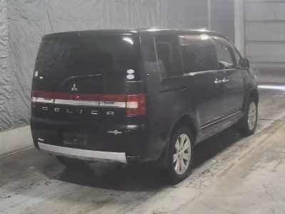 MITSUBISHI DELICA D5