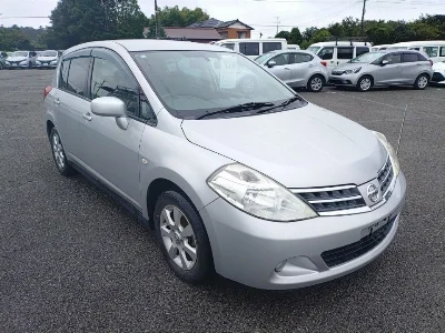 NISSAN TIIDA