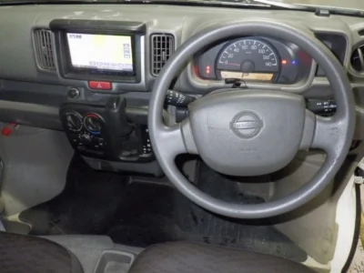 NISSAN CLIPPER VAN