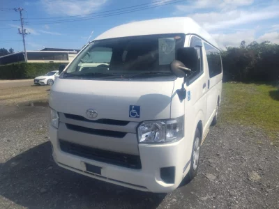 TOYOTA HIACE VAN