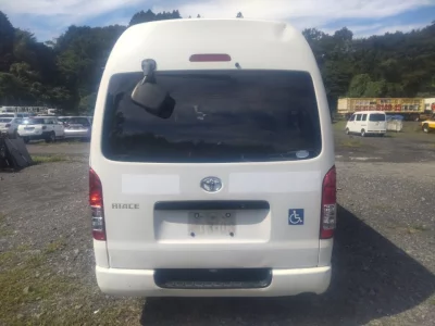 TOYOTA HIACE VAN