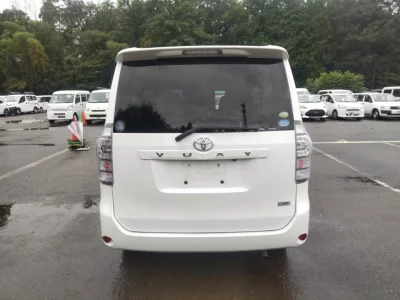 Статистика аукционов Toyota Voxy