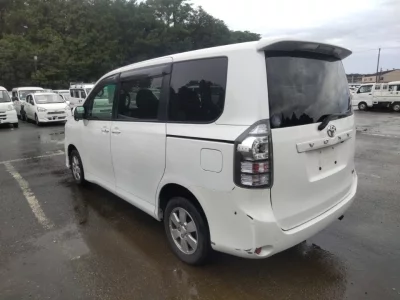 Статистика аукционов Toyota Voxy