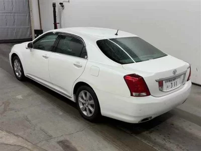 TOYOTA CROWN MAJESTA