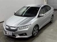 Цена авто Honda Grace с аукционов Японии, номер кузова GM4, пробег 60 000, оценка 8