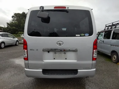 TOYOTA HIACE VAN