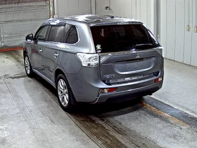 MITSUBISHI OUTLANDER PHEV