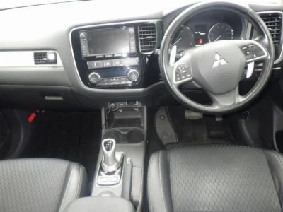 MITSUBISHI OUTLANDER PHEV