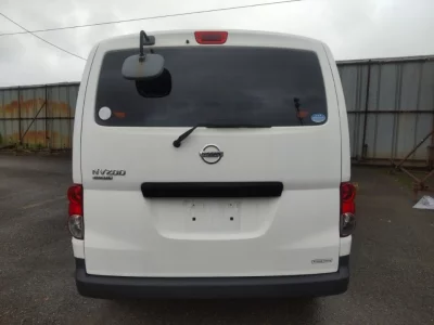 NISSAN NV200