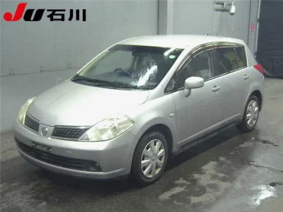 NISSAN TIIDA