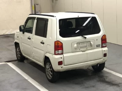 Daihatsu Naked