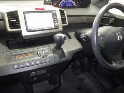 HONDA FREED SPIKE