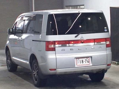 Mitsubishi Delica D:5