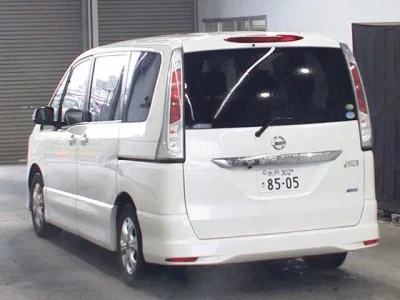 NISSAN SERENA