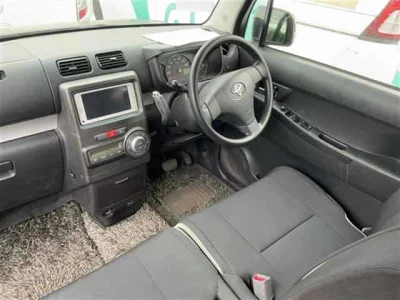 Toyota Pixis Space