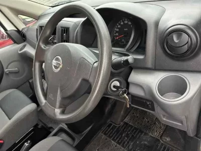 NISSAN NV200