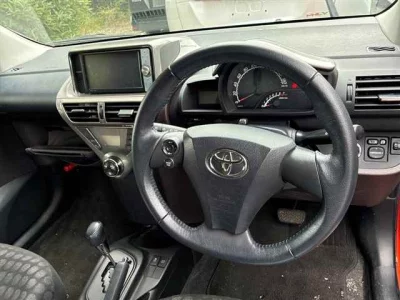 TOYOTA IQ