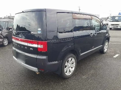 MITSUBISHI DELICA D5