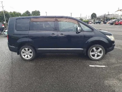 MITSUBISHI DELICA D5