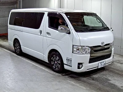 TOYOTA REGIUS VAN
