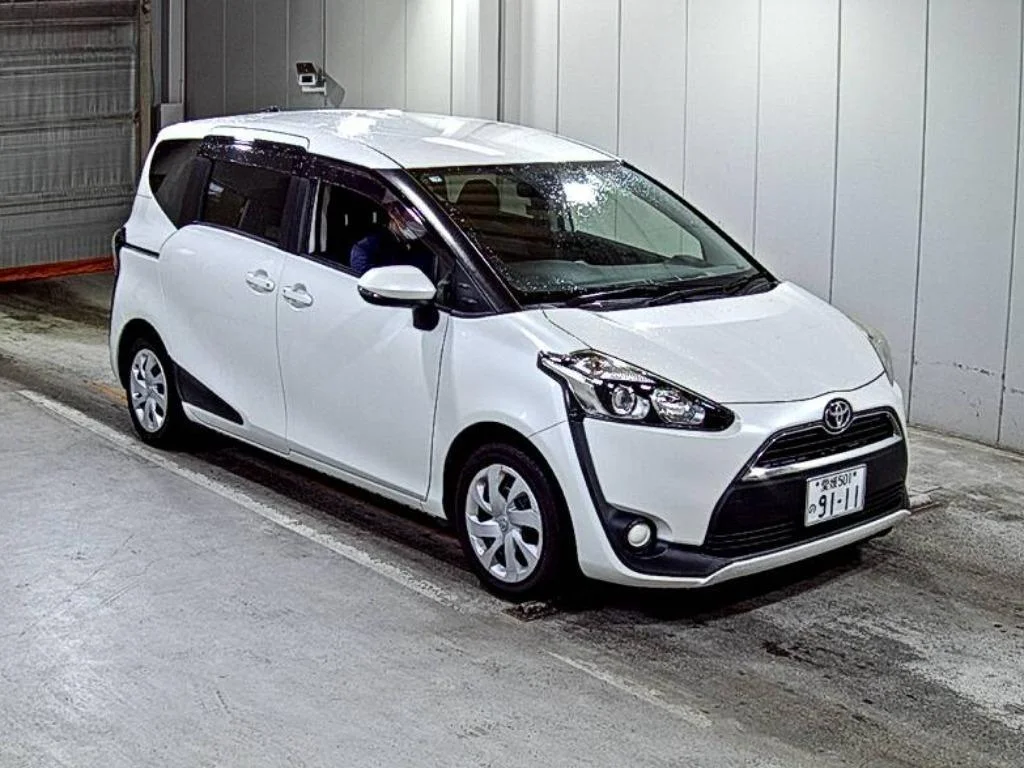 Toyota Sienta 2017