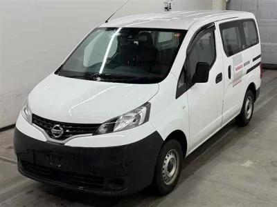 NISSAN NV200