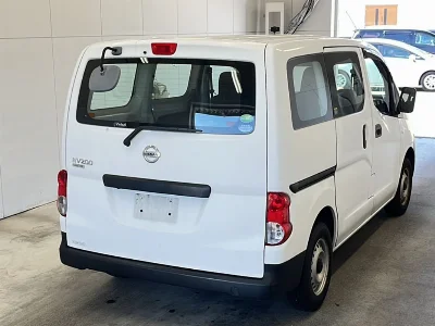 NISSAN NV200