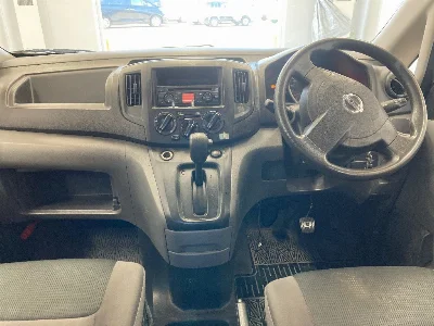 NISSAN NV200