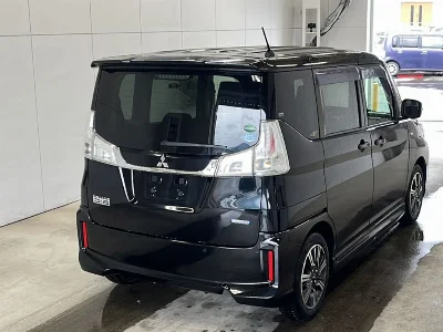 MITSUBISHI DELICA D2