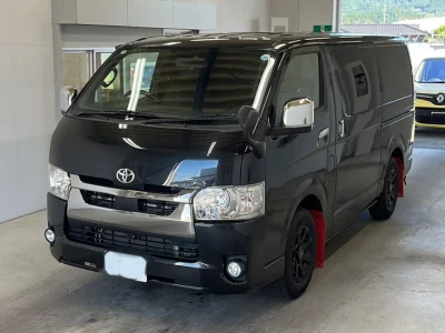 TOYOTA HIACE VAN