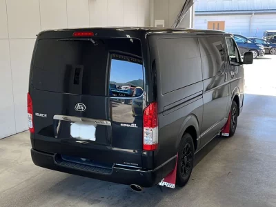 TOYOTA HIACE VAN