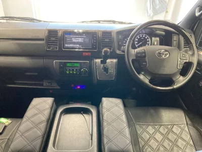 TOYOTA HIACE VAN