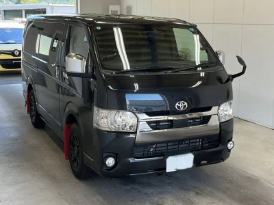 TOYOTA HIACE VAN