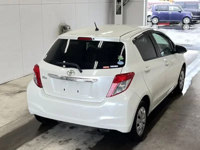 TOYOTA VITZ