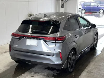 NISSAN AURA