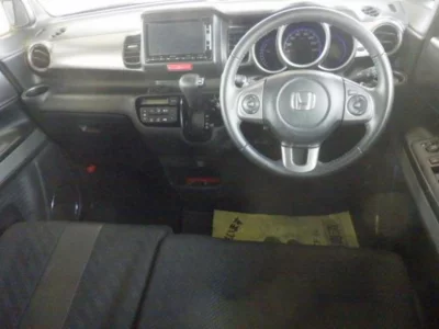 HONDA N BOX SLASH