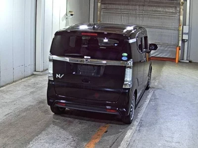 HONDA N BOX SLASH